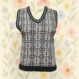 Vintage Nuggets Plaid Knit Sweater Vest Womens M Black Gray V-Neck Preppy 90s